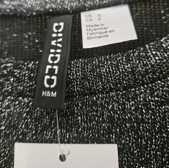 NWT Divided Women's Size S Metalic Black Cropped Sweater - Picture 3 of 4